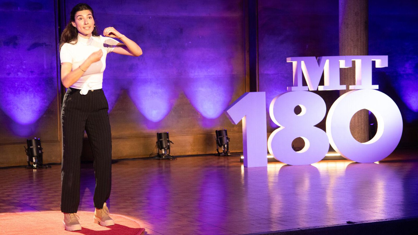 Stella Laperrousaz at the MT180 finals at the University of Fribourg © CUSO