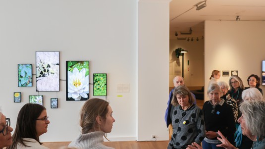 Visite guidée avec les co-curatrices, Marilyne Andersen et Anna Wirz-Justice.