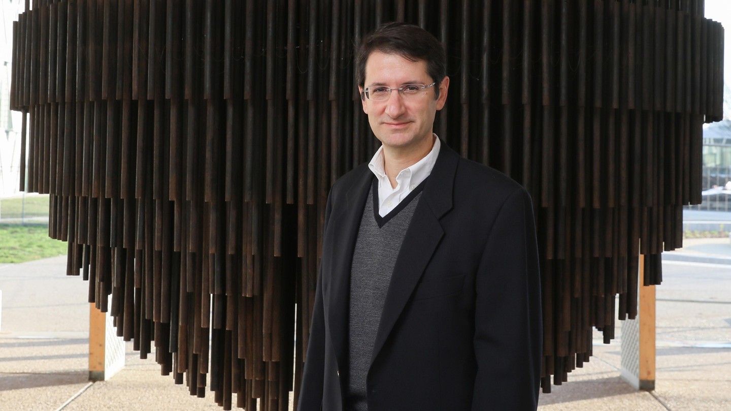 Athanasios Nenes is full professor and head of the Laboratory of Atmospheric Processes and their Impacts at EPFL. © Alain Herzog / EPFL