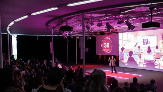 Vinitra Swamy © 2025 EPFL