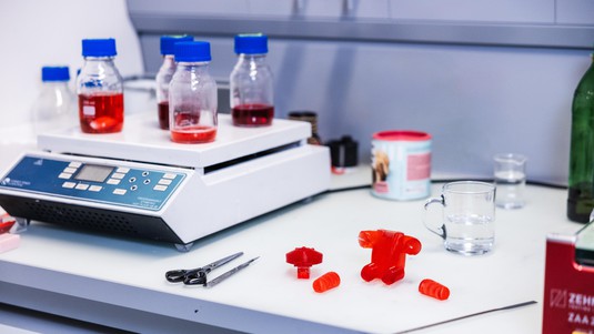 Ours robotisés en gomme entièrement comestibles - 2025 EPFL/Jamani Caillet - CC-BY-SA 4.0