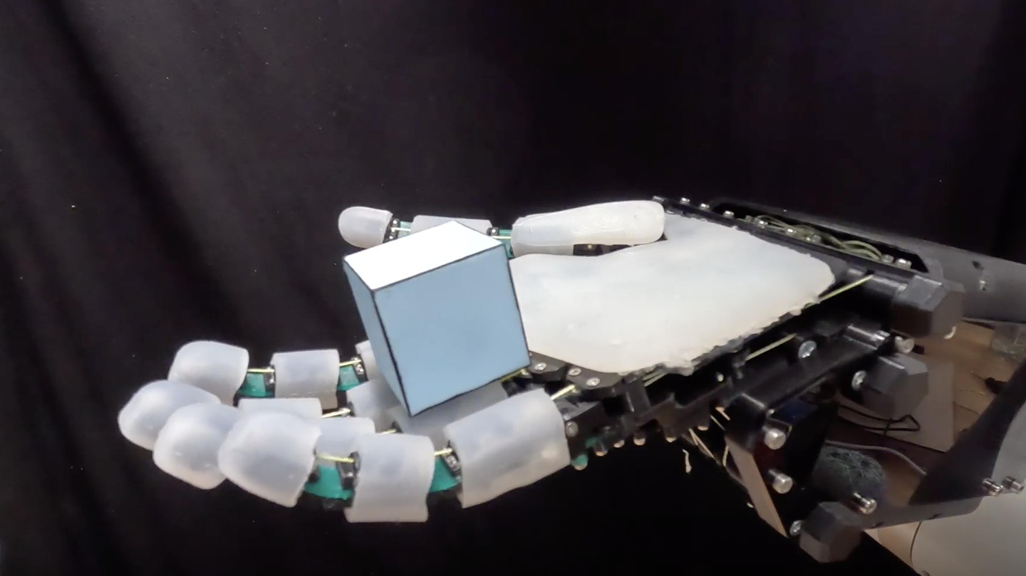 La main robotique ADAPT (Adaptive Dexterous Anthropomorphic Programmable sTiffness) © CREATE Lab EPFL