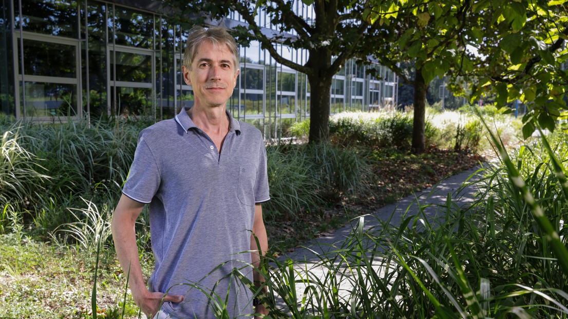 Damir Filipović, meilleur enseignant 2024 de la section d’ingénierie financière de l’EPFL. 2025 EPFL/Alain Herzog - CC-BY-SA 4.0 Damir Filipović, meilleur enseignant 2024 de la section d’ingénierie financière de l’EPFL. 2025 EPFL/Alain Herzog - CC-BY-SA 4.0