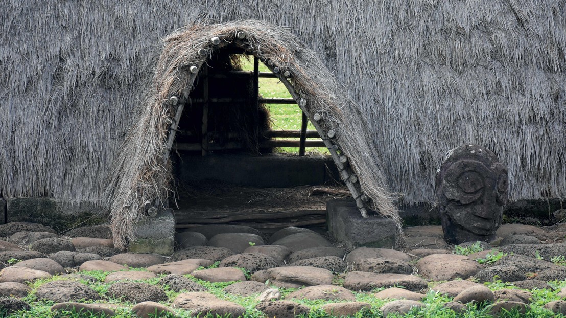 Les gros galets lisses marquent la transition entre l’intérieur et l’extérieur. 2024 EPFL/Chloé Joly-Pottuz - CC-BY-SA 4.0
