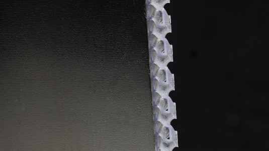 A gyroid – a 3D structure made up of continuous curved surfaces. 2025 EPFL/Alain Herzog - CC-BY-SA 4.0