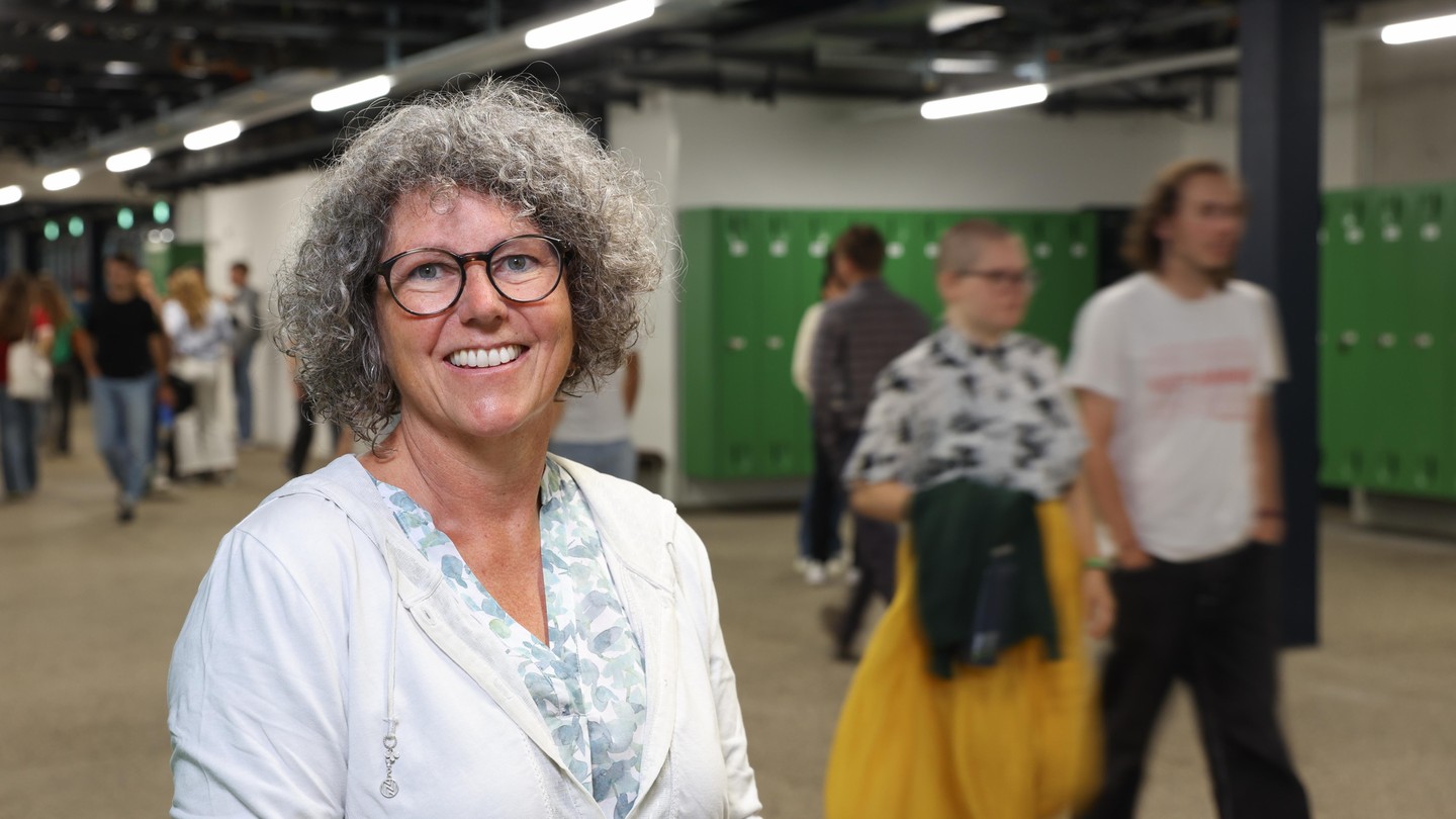 Maya Fruehauf, ambassadrice des treize filières de l’EPFL auprès des gymnasiennes et gymansiens. 2025 EPFL/Alain Herzog - CC-BY-SA 4.0