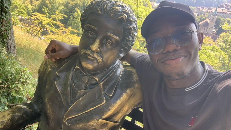 Edem Fiifi Dawson with Albert Einstein © 2025 EPFL /Edem Fiifi Dawson Edem Fiifi Dawson with Albert Einstein © 2025 EPFL /Edem Fiifi Dawson