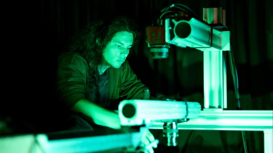 Tristan Torres Sanchez behind the scenes of the video production © 2025 EPFL