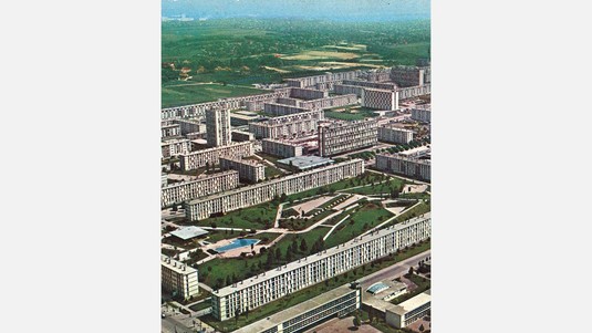 Postcard Sarcelles, © 2025 EPFL Studio TEXAS