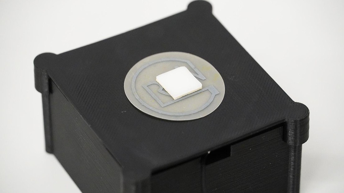 The smart sensor on the wireless tag reader. 22025 EPFL/LMTS CC-BY-SA 4.0