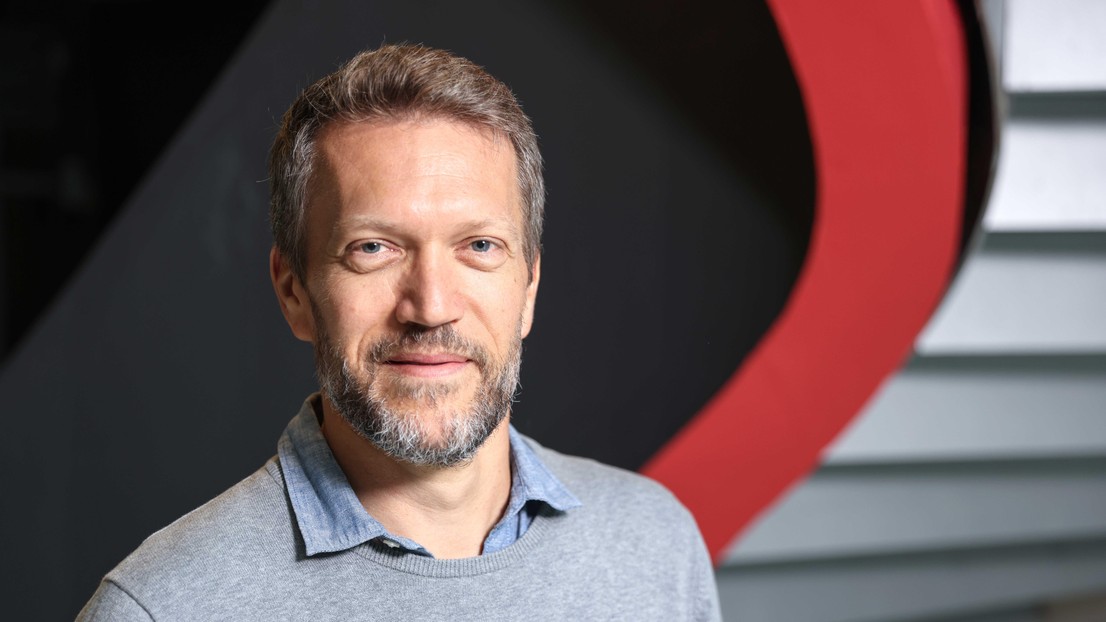 Mathieu Salzmann, meilleur enseignant 2025 de la Section humanités digitales. 2026 EPFL/Alain Herzog - CC-BY-SA 4.0