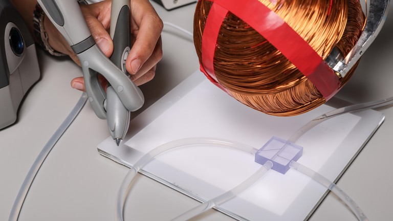 MagFlow and OmniMag, guided by a stylus. 2025 EPFL/Alain Herzog CC BY SA