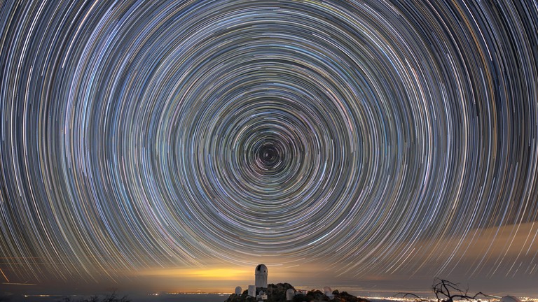 © Star trails over the Mayall Telescope that houses DESI. Credit: Luke Tyas/Berkeley Lab and KPNO/NOIRLab/NSF/AURA © Star trails over the Mayall Telescope that houses DESI. Credit: Luke Tyas/Berkeley Lab and KPNO/NOIRLab/NSF/AURA