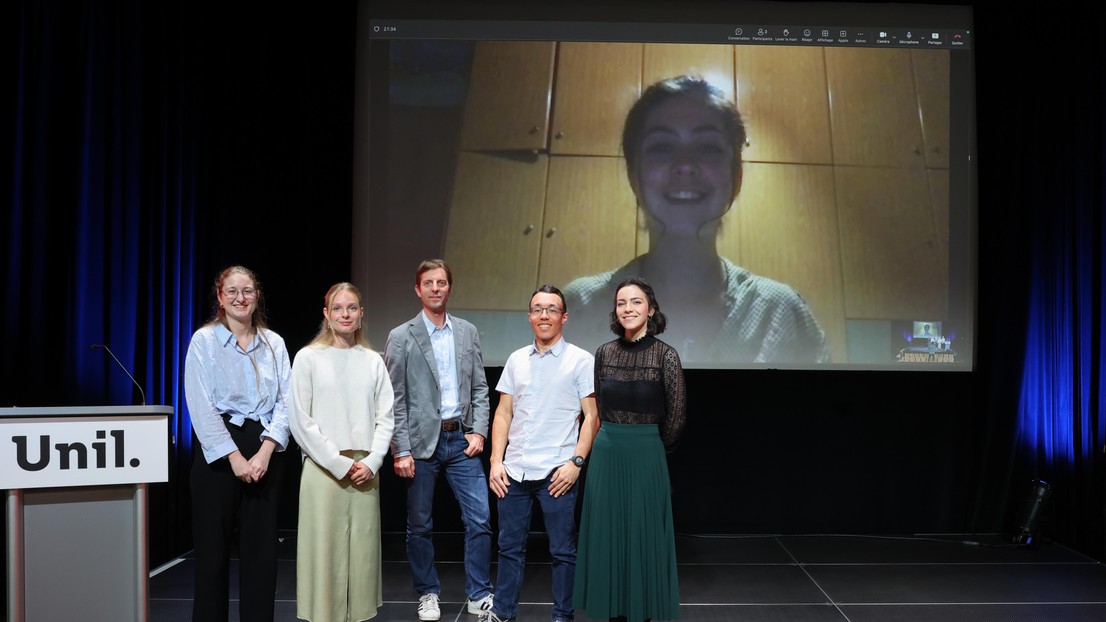 (left to right) Nikita Audergon, Célia Fleury, Augustin Fragnière, Brian Salamin et Zélie Cortès. In the background, Aurélie Fornerod took part via Zoom. © 2026 EPFL/Alain Herzog