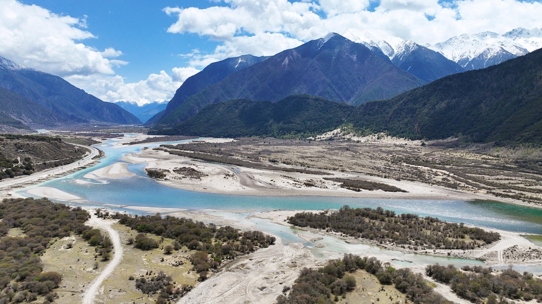 Scientists worked on the Tibetan Plateau, analysing 50 rivers in the headwaters of Asia’s largest river basins. ©L.Zhang