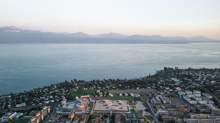 Les concentrations de microplastiques mesurant entre 1 et 100 micromètres dans le Léman et les rivières environnantes ont peut-être été sous-estimées - 2024 EPFL/Jamani Caillet - CC-BY-SA 4.0