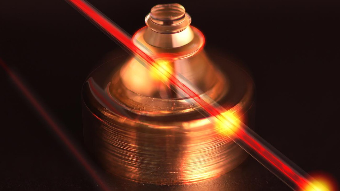 Un soliton optique dans un microresonator © 2014 EPFL
