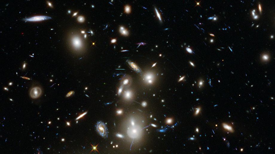 Groupe de galaxies Abell 2744 / NASA
