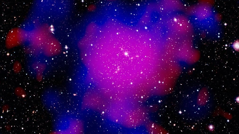 Galaxies, gas and dark matter © ESA/ESO/NASA