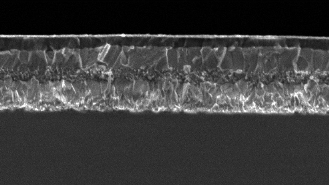 Un image microscope du film perovskite triple-cation © M. Grätzel/EPFL