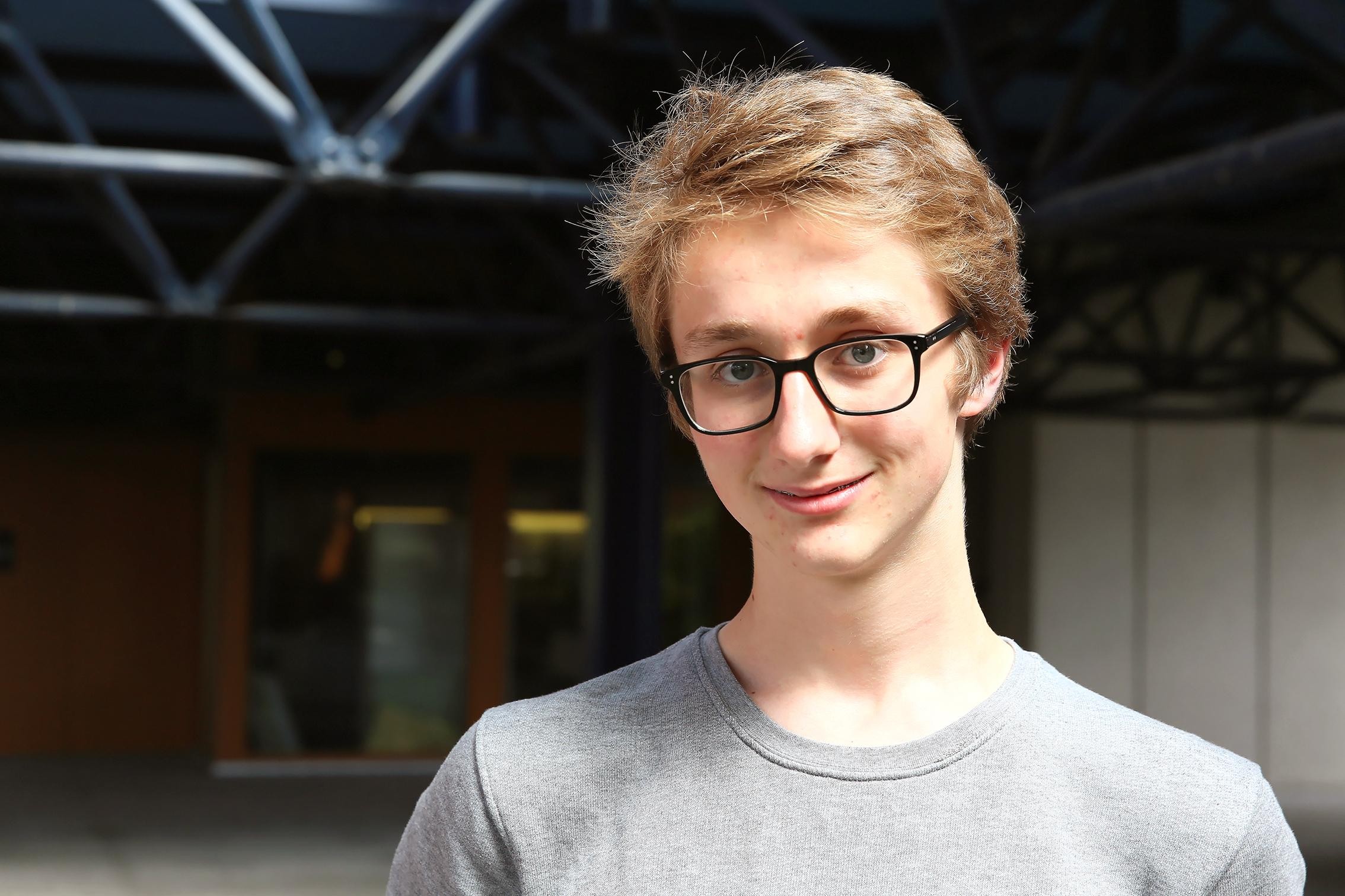 5 diplômés Euler ont reçu leur attestation de maths à l'EPFL - EPFL