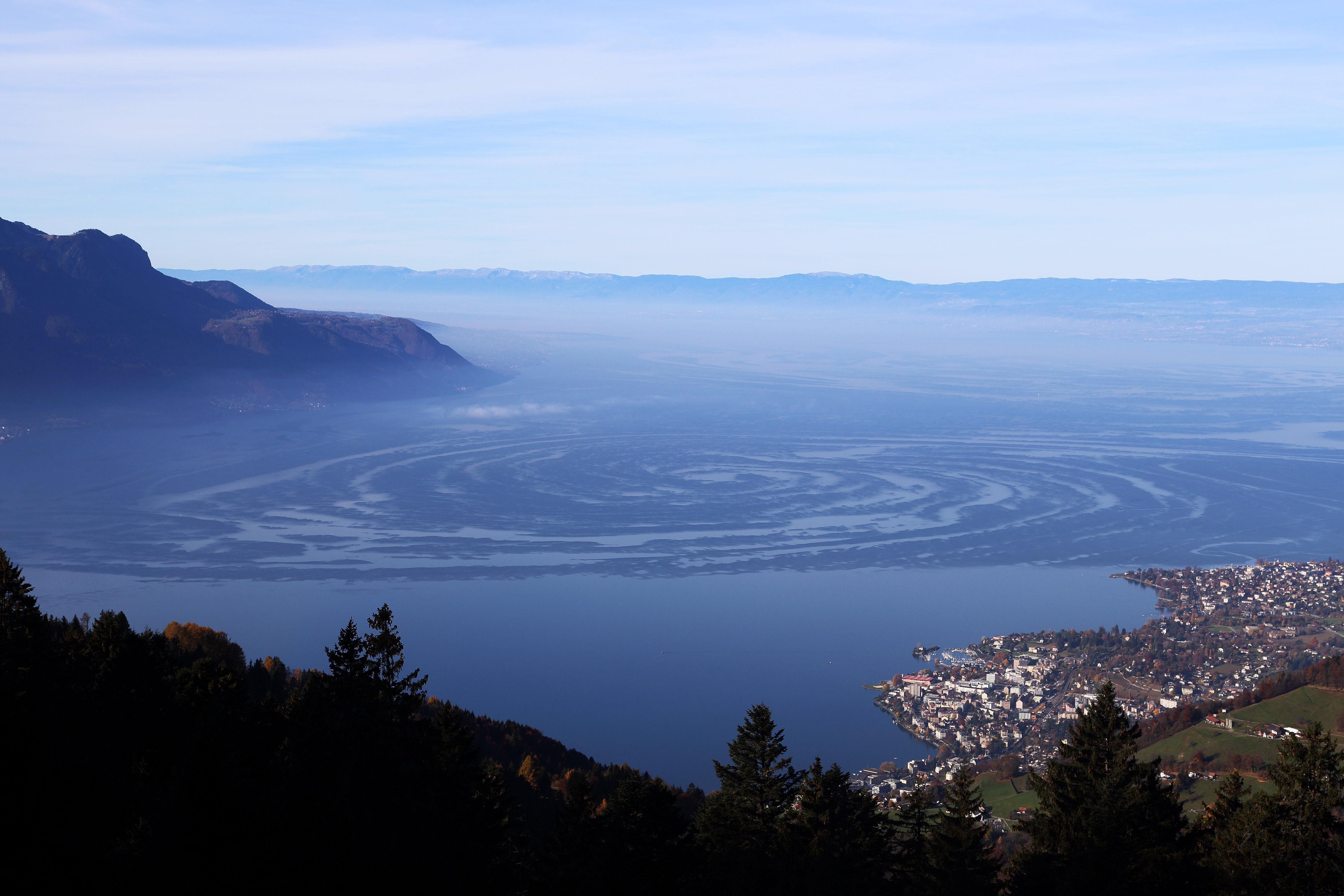 Grand tourbillon sur le Lac Léman © Stefan Ansermet