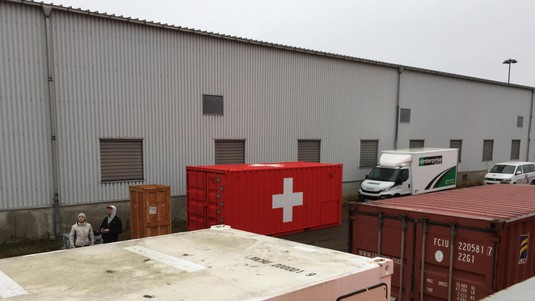 A Swiss scientific container, waiting for boarding. © 2016 EPFL/L.Wharton