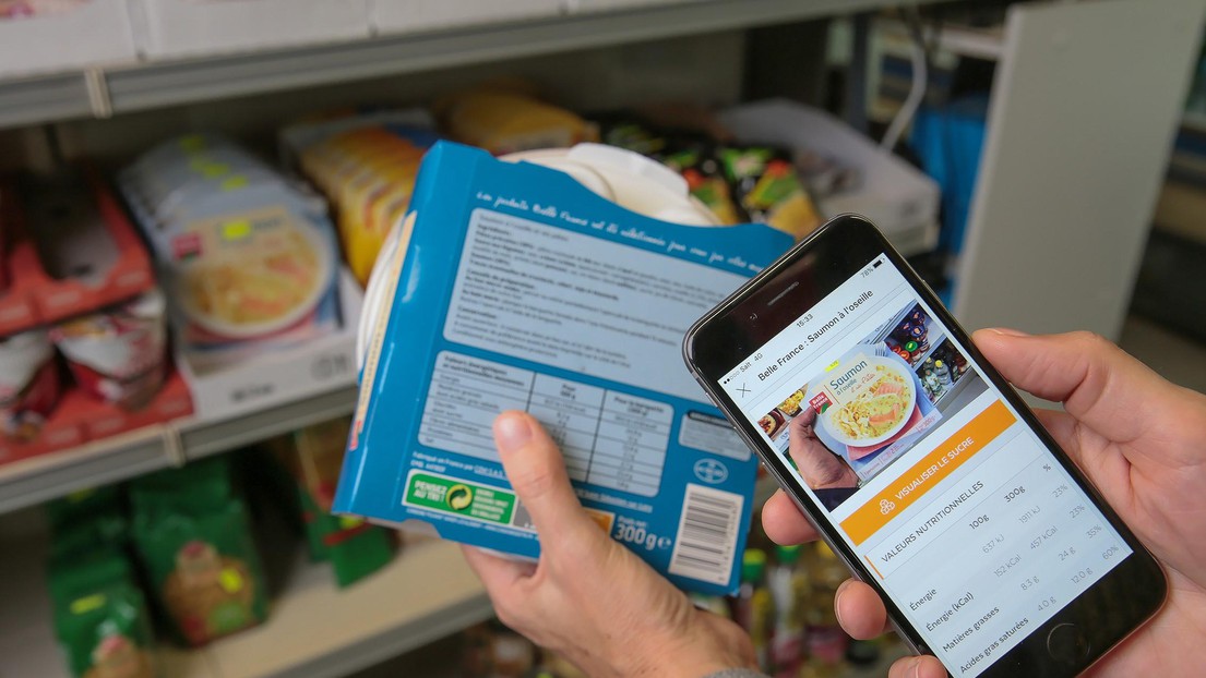 The app scans the bar code of products available in large grocery stores. © Alain Herzog - EPFL