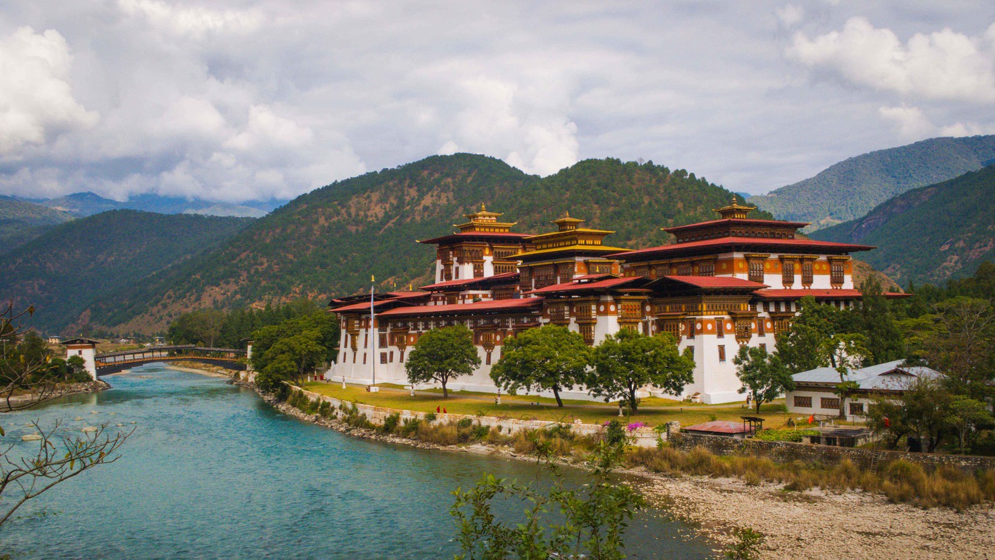 Bhutan's happiness stems from its hydropower too - EPFL