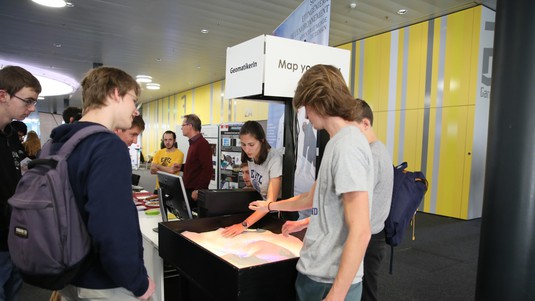 Ces journées d'info permettent aux gymnasiens de découvrir les filières d'étude. ©A.Herzog/EPFL