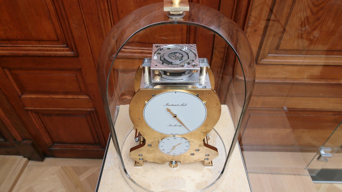 L'horloge mécanique fonctionnant avec IsoSpring ©Alain Herzog / 2016 EPFL