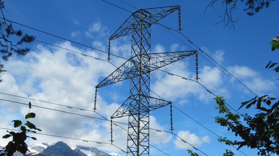 Six high-voltage lines are due to be taken down in Valais canton. © Swissgrid