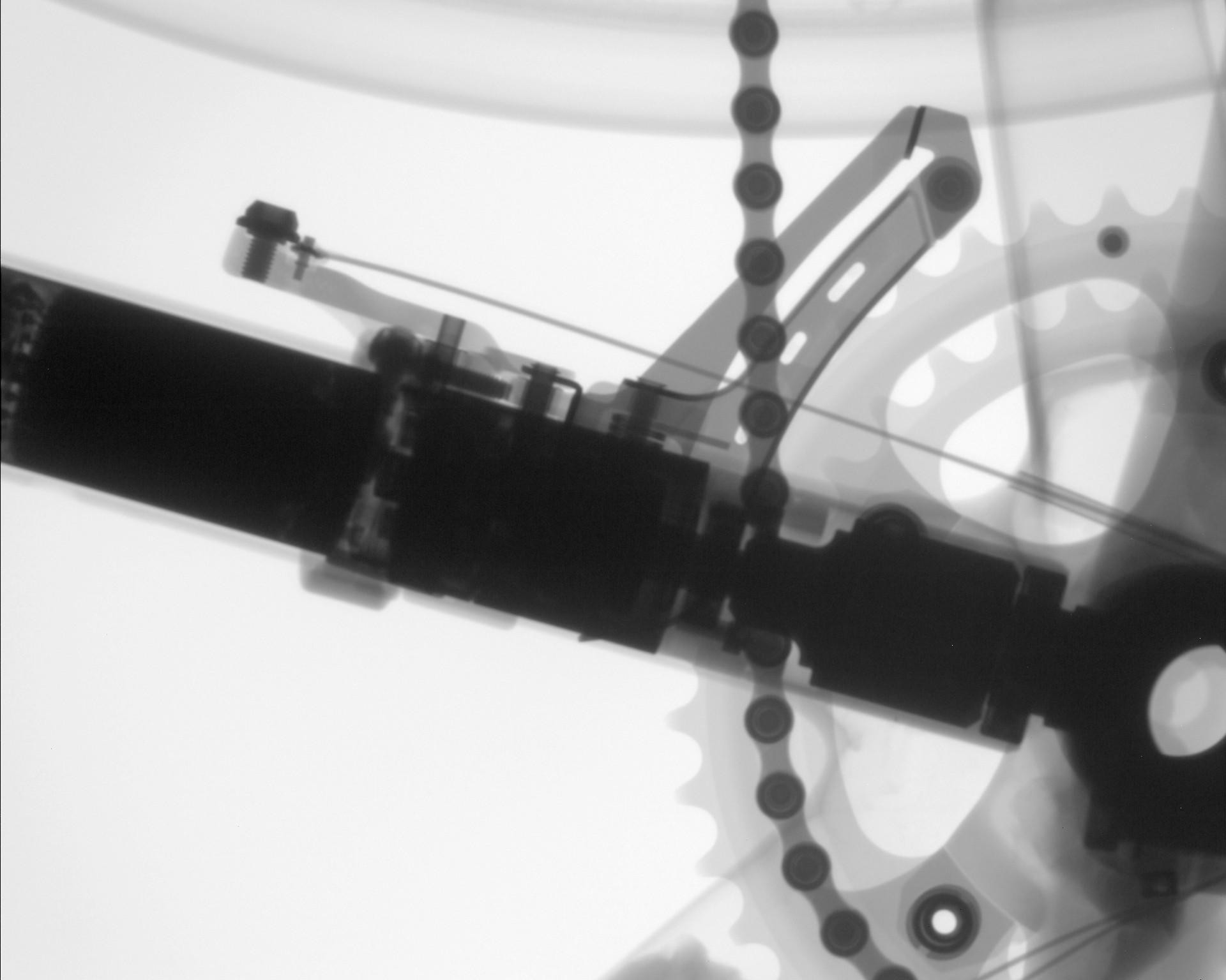 X-ray image of bicycle with hidden motor © Ronnow 2018 EPFL