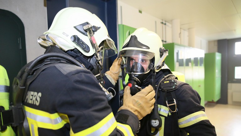 Intervention des pompiers dans les laboratoires de chimie © Alain Herzog
