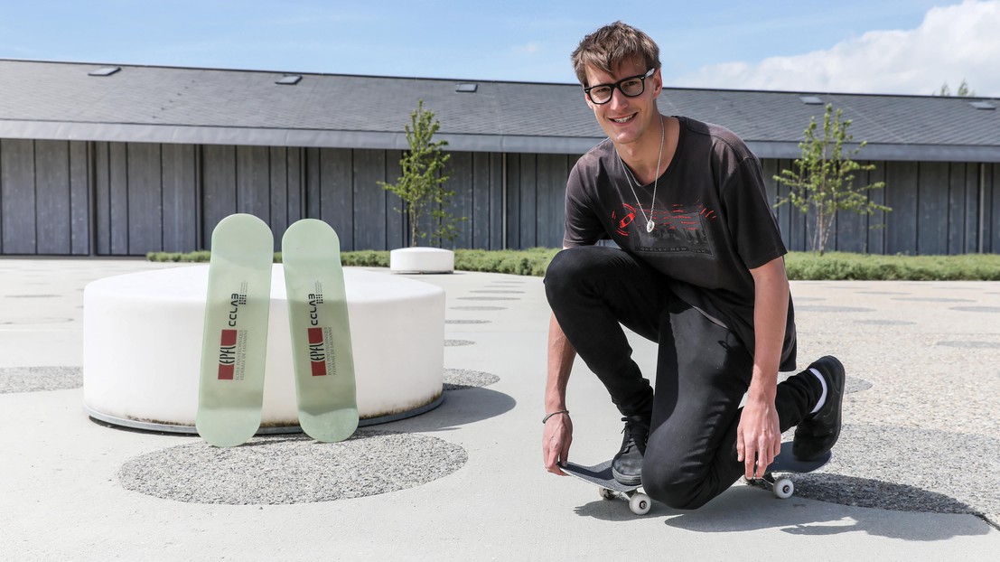 Damien Sommer a fabriqué plusieurs prototypes de skateboards. © Alain Herzog / 2018 EPFL