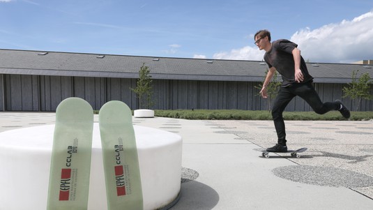 Damien Sommer is an avid skateboarder. © Alain Herzog / 2018 EPFL
