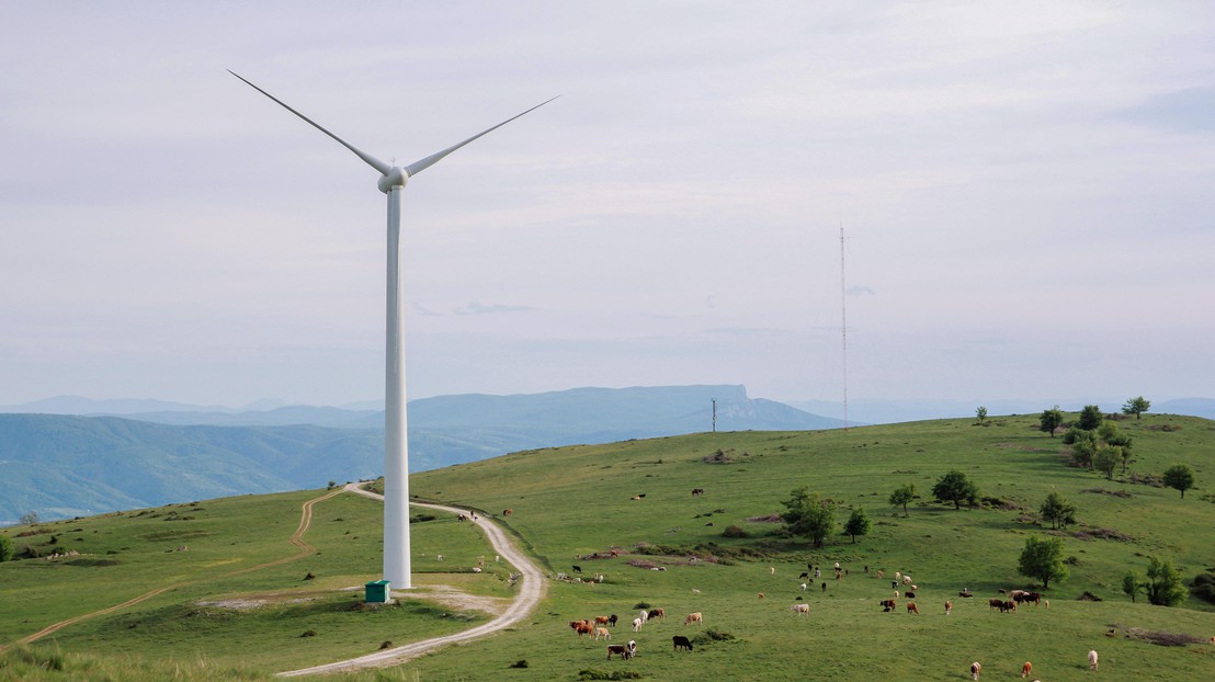 A wind turbine in the Romanian Carpathians. © University of Bucharest