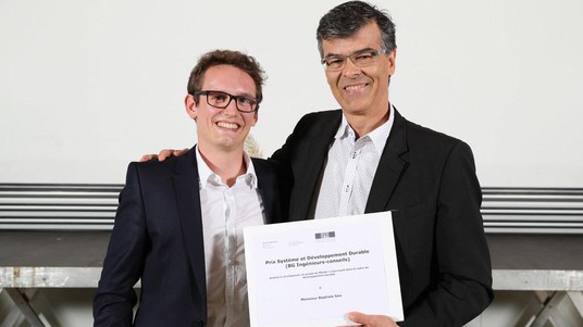 Remise du Prix BG à Baptise Gex, par Pierre Epars. © G. Eaves / 2018 EPFL