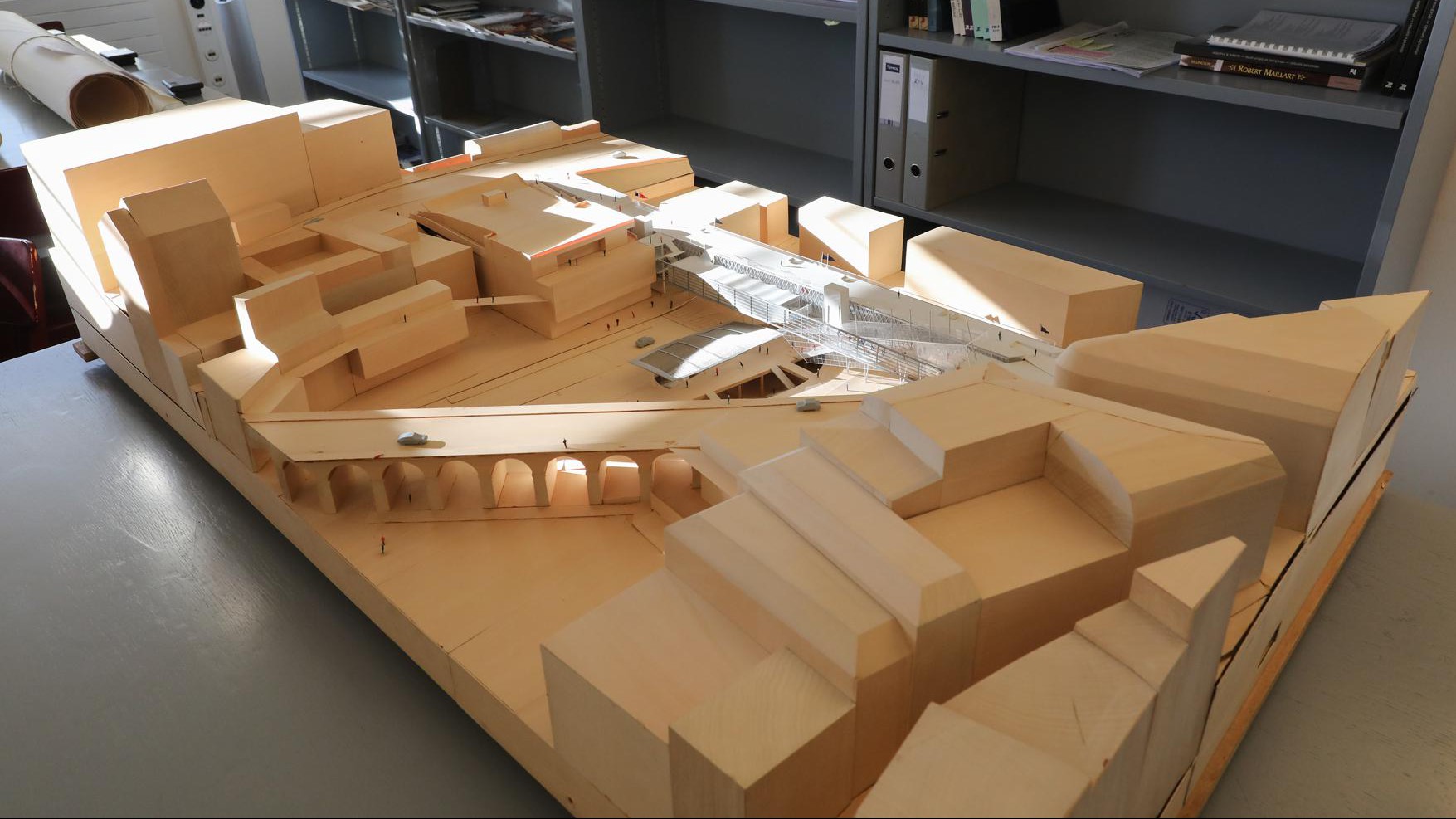 Projet de gare et passerelle piétonne à la Place de l'Europe. © Murielle Gerber / EPFL 2018