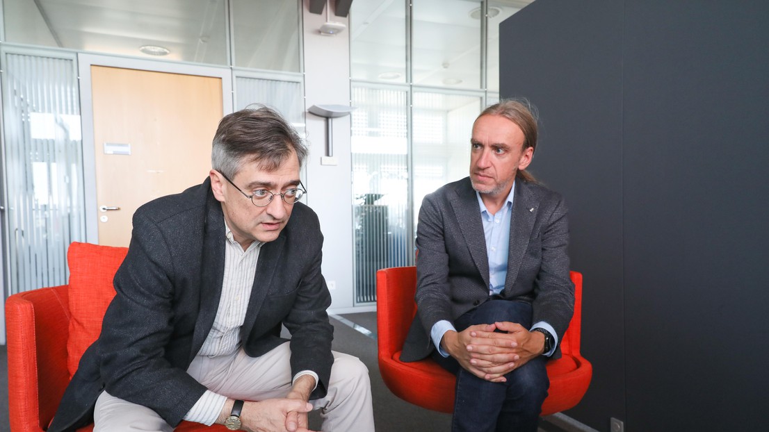 ©  (De gauche à droite) Andreas Mortensen, vice-président pour la recherche et Pierre Vandergheynst, vice-président pour l'éducation.@ Alain Herzog/ 2018 EPFL