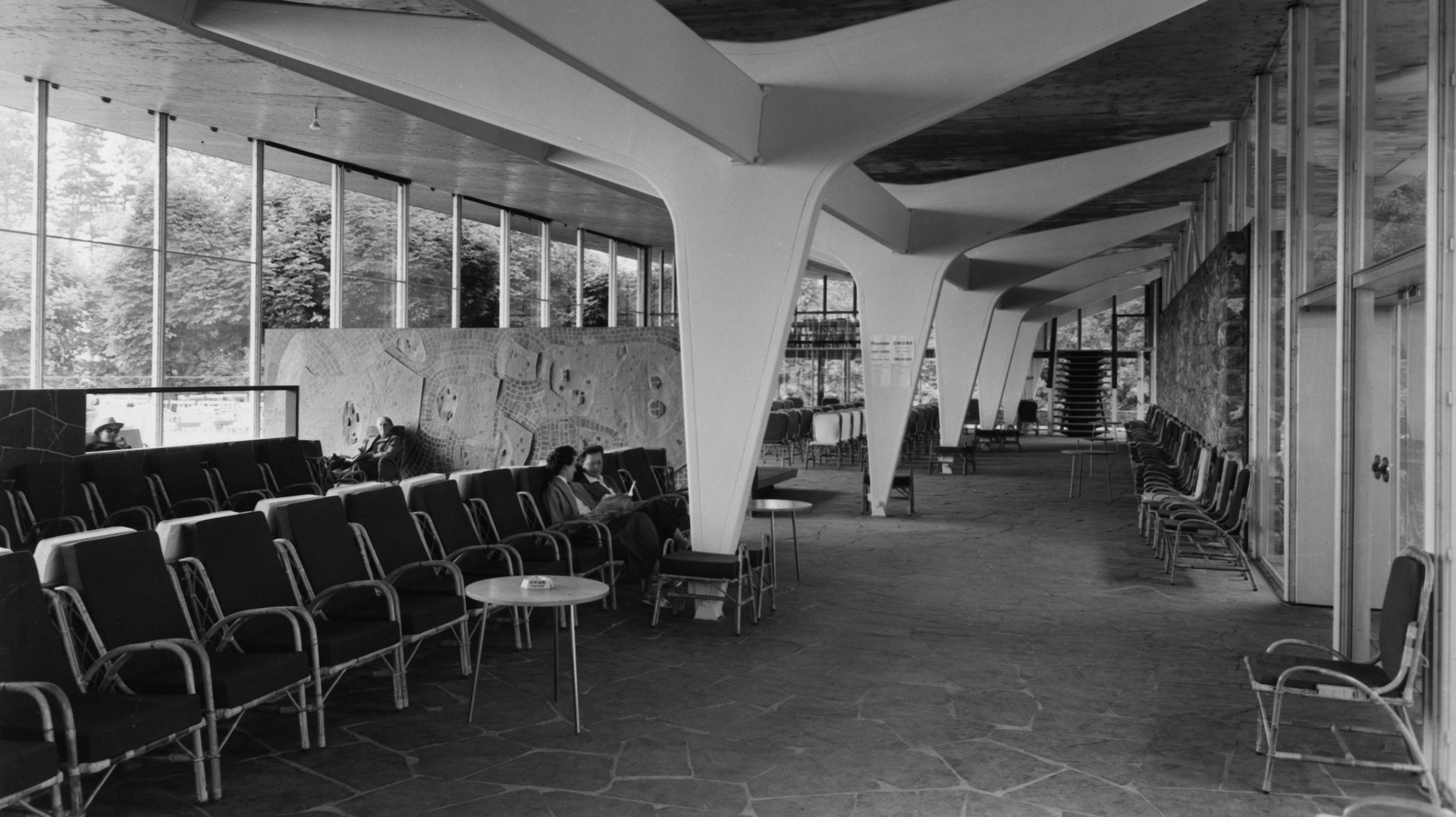 La buvette, fin des années 1950 © Arch. départ. de la Haute-Savoie, fonds Maurice Novarina/EPFL-TSAM