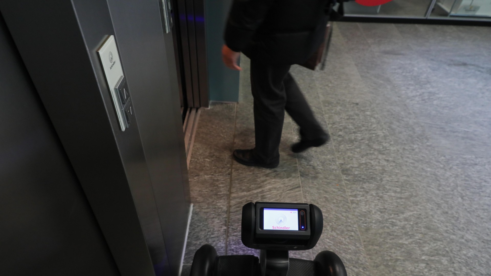 Innovative welcome at Schindler Lab © Alain Herzog 2018 EPFL