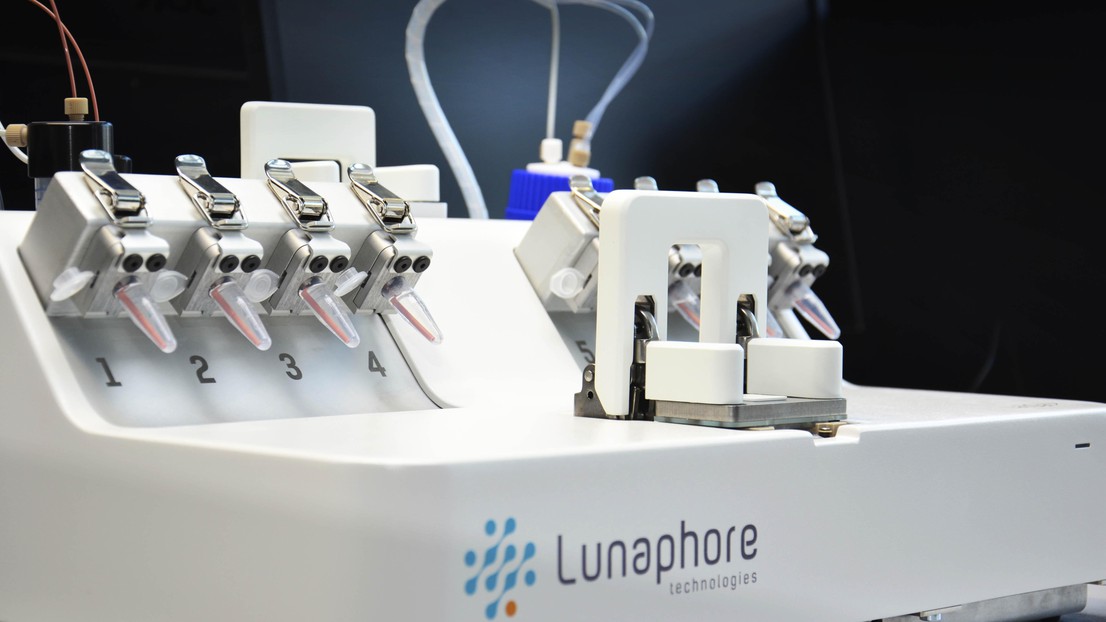 The cancer fast detection test device developped by the spin-off Lunaphore reaches the European market © 2019 Lunaphore