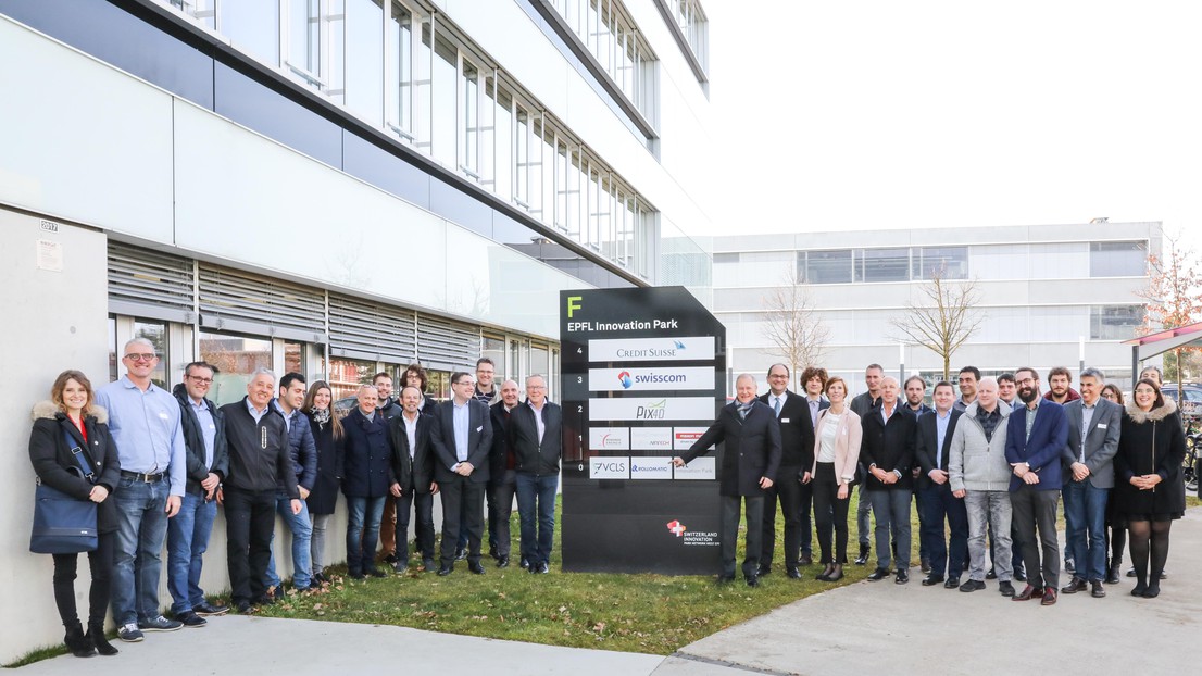 Rollomatic direction and their Innovation Cells' team accompanied by the team of Large Enterprises at VPI © M.Gerber / 2019 EPFL© 2019 EPFL