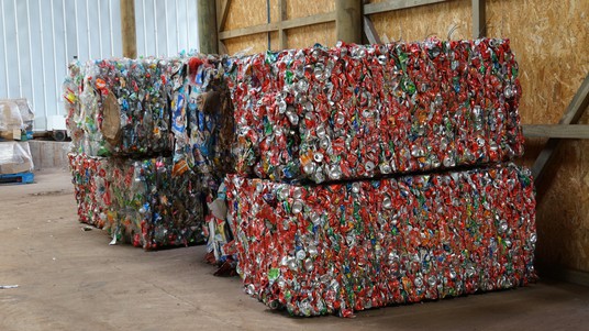 Aluminium cans ready for shipping © Tombesi