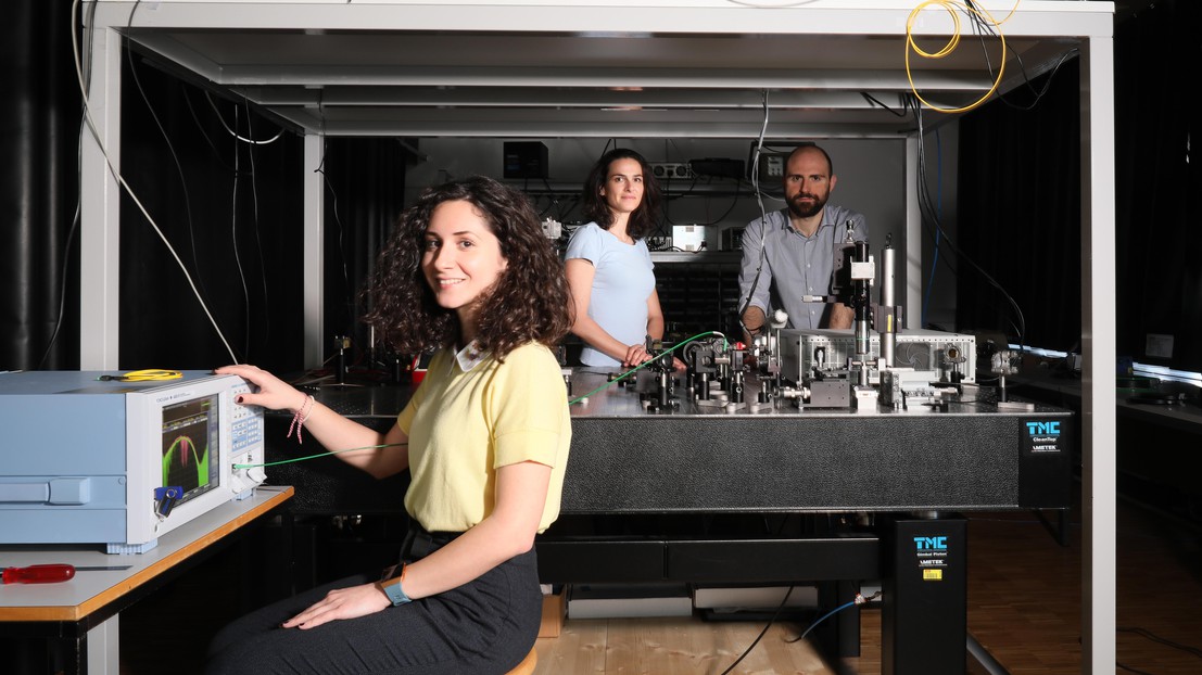 Eirini Tagkoudi, Camille Brès and Davide Grassani, authors of the study© Alain Herzog / 2019 EPFL