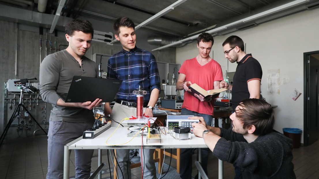 L'équipe EPFL: Ruslan Mushkaev, Ivan Rijkov, Nicholas Greensmith, Vincent Masson et Maxime Scheder © Alain Herzog / 2019 EPFL