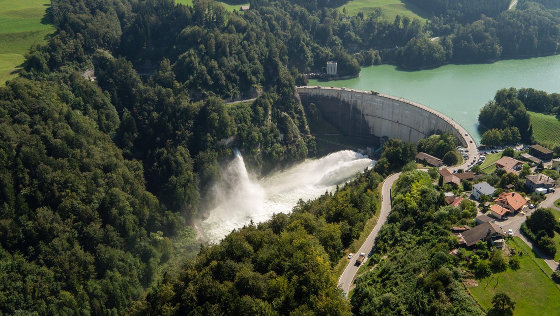 Le barrage de Rossens, lors de l'ouverture des vannes. © Research unit Ecohydrology, ZHAW