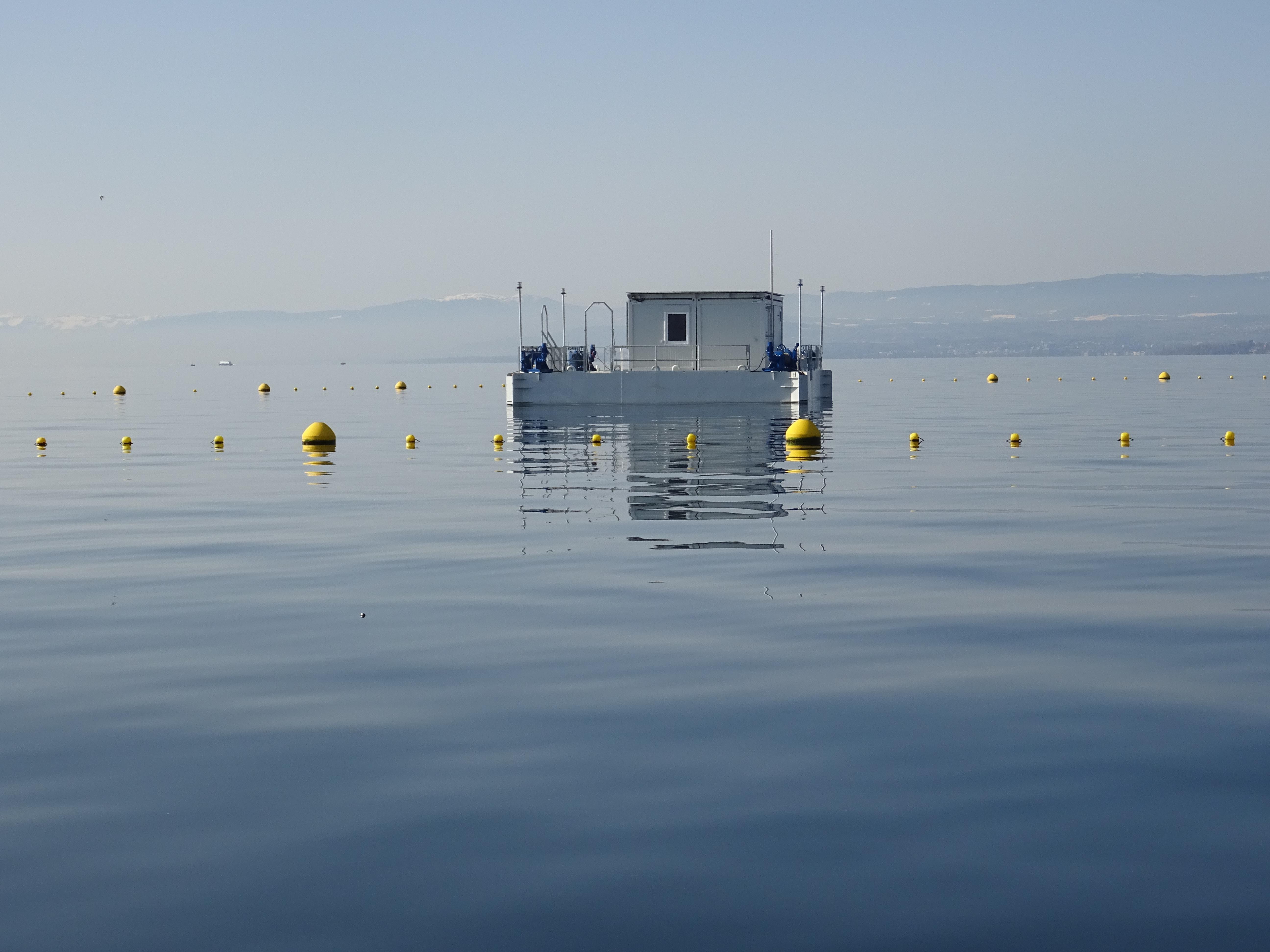 LéXPLORE platform is now on water EPFL