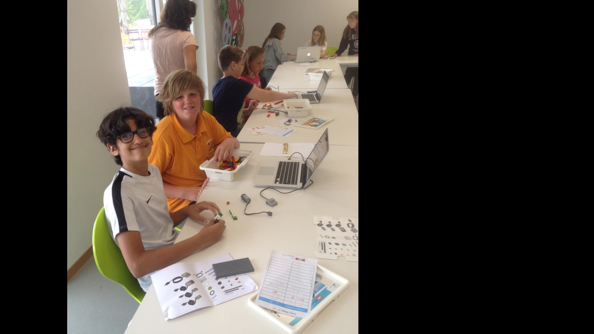 Atelier de robotique et échange linguistique © SPS 2019 EPFL